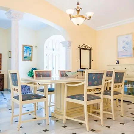 Villa Manzanas Nerja *